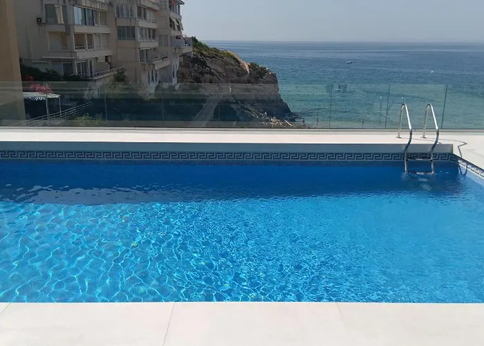 Cala Llenguadets * سالو